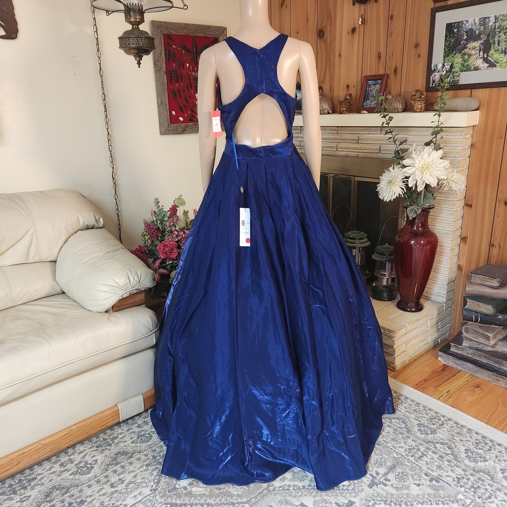 Stunning Cobalt Blue Clarisse Ballgown – NWT (Size 6) - Picture 3 of 10